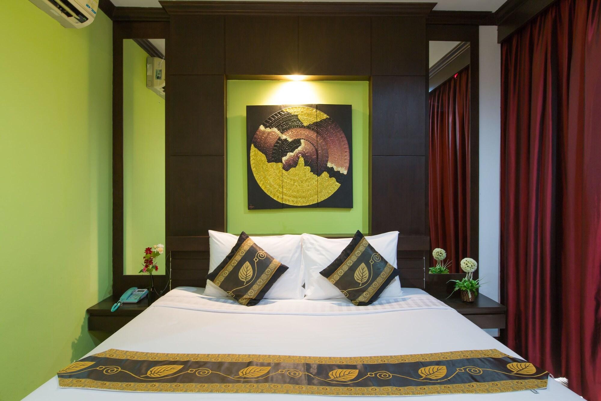 Patong Buri Hotel Exterior photo