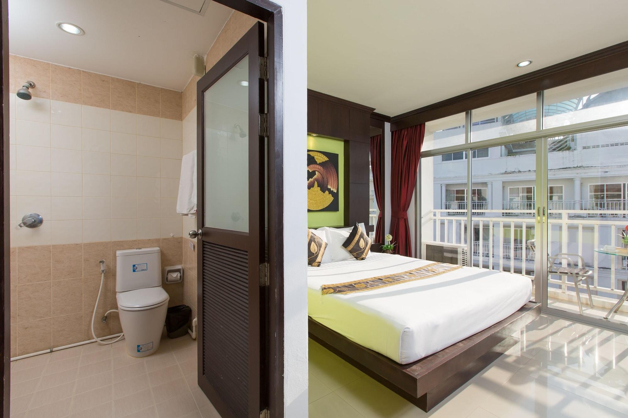 Patong Buri Hotel Exterior photo