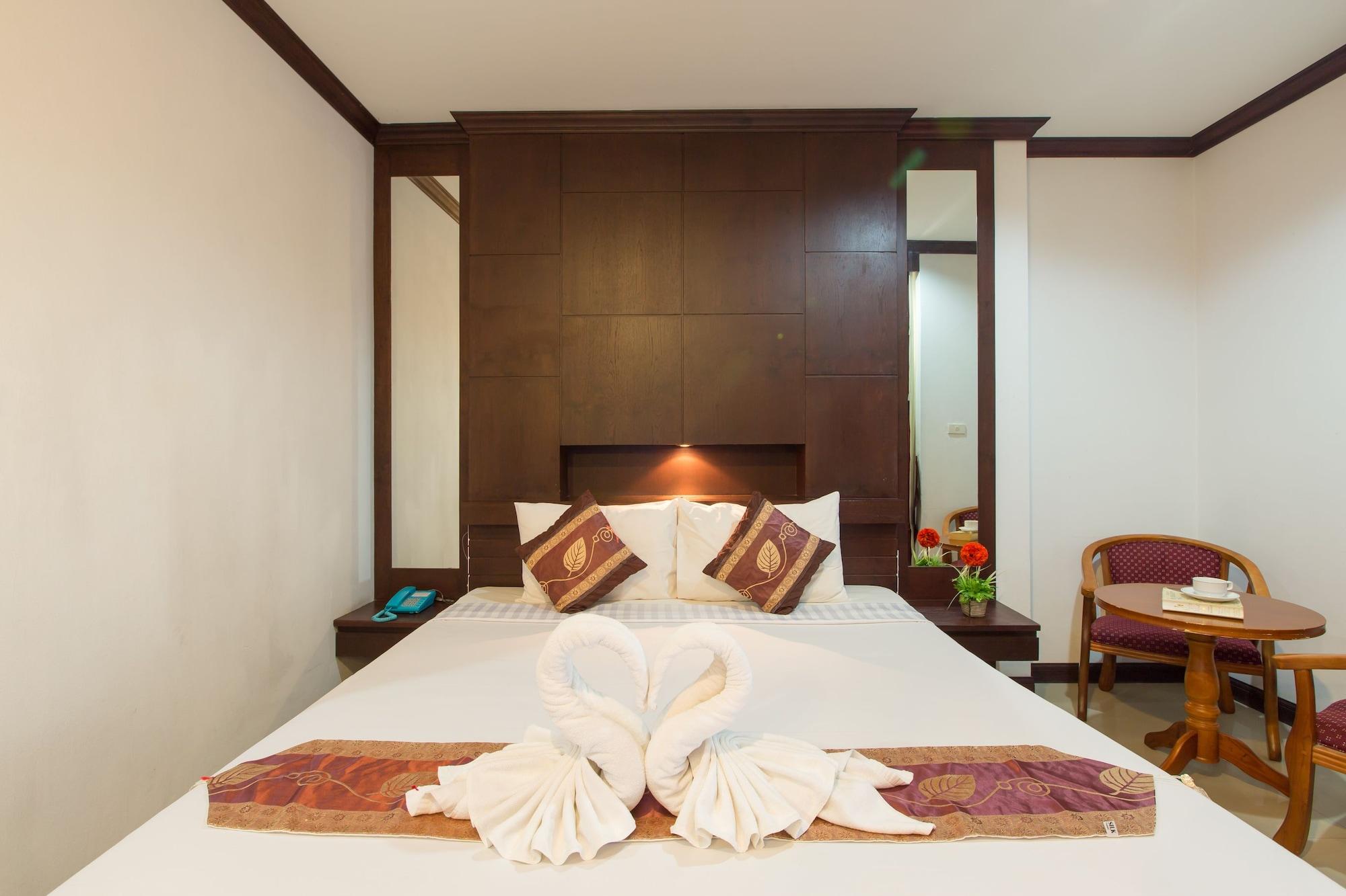 Patong Buri Hotel Exterior photo